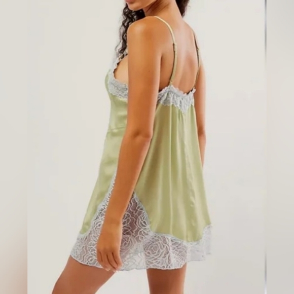 ⭐️FREE PEOPLE ARIES RISING MINI SLIP SIZE S - Picture 3 of 8